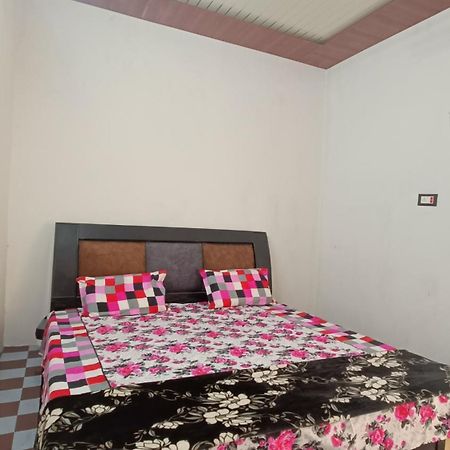 Keshav Narayan Home Stay Mathura Exterior foto