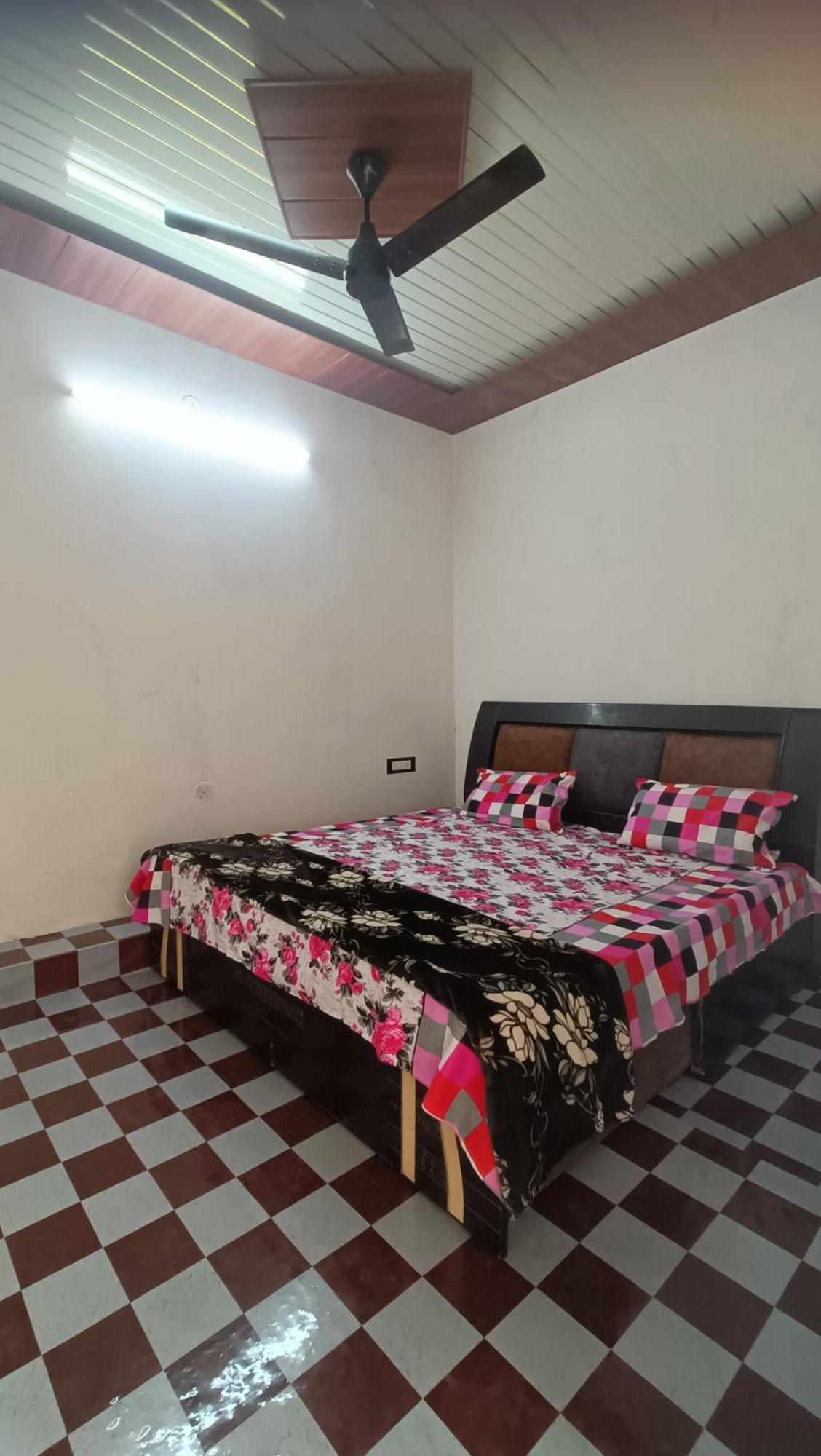 Keshav Narayan Home Stay Mathura Exterior foto